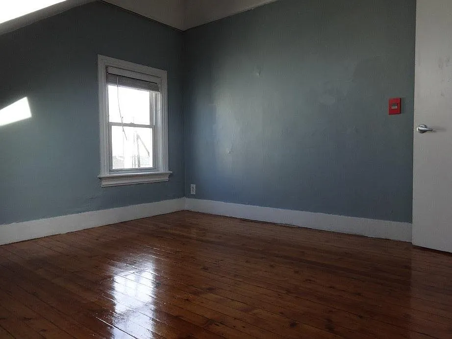 12 Africa Street — Photo 4