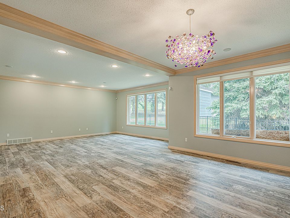204 Juniper Dr, Bismarck, ND 58503 Zillow