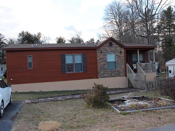 2nd image of 4 Crestmont Ln