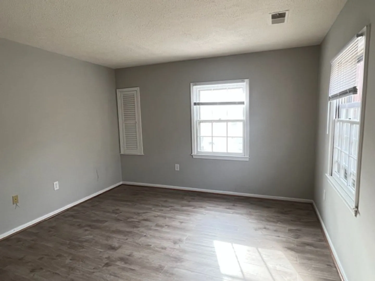 1400 Admiral Dr — Photo 4