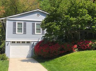 6429 Kenhowe Dr, Bethesda, MD 20817