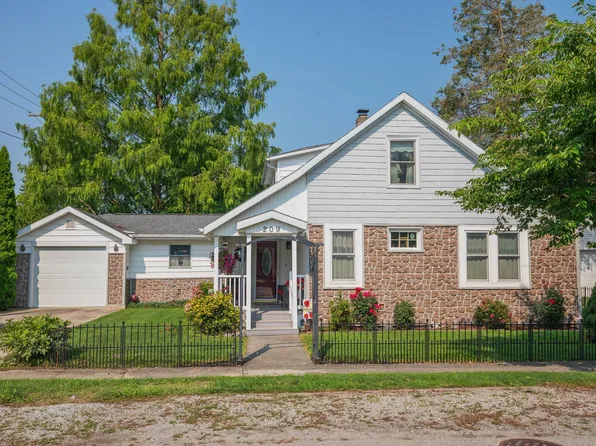 209 N Ogden St, Ossian, IN 46777
