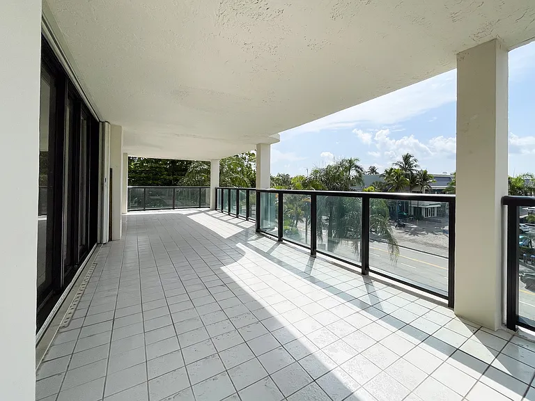 the 800 soft balcony is the ideal space for hosting with the expansive area allowing for a sitting area PLUS a dining area for up to 16 guests with enough room left for a bar set up as well.