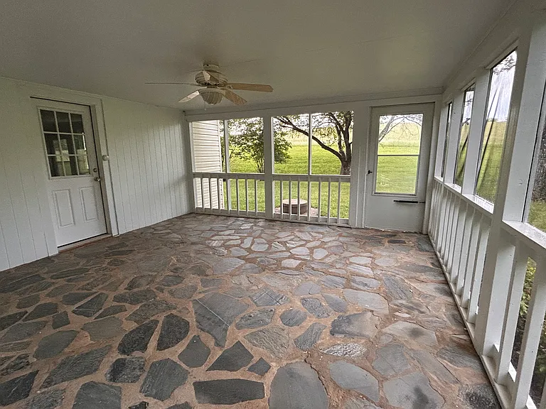 Screened in porch