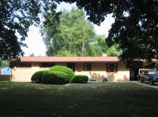 3607 N Leonard Ln, Midland, MI 48640