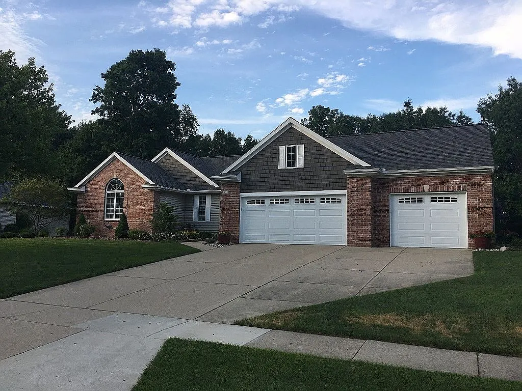 39 Rockview Dr NE photo 1