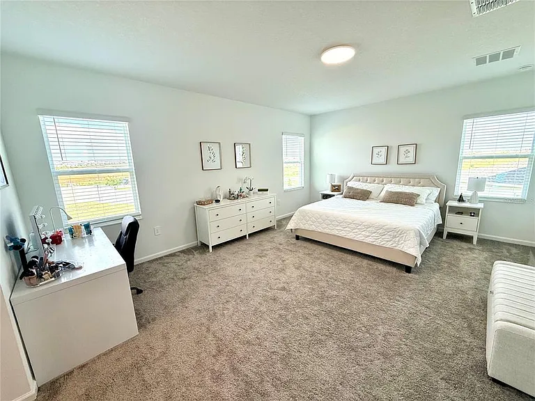2970 Armstrong Ave — Photo 35