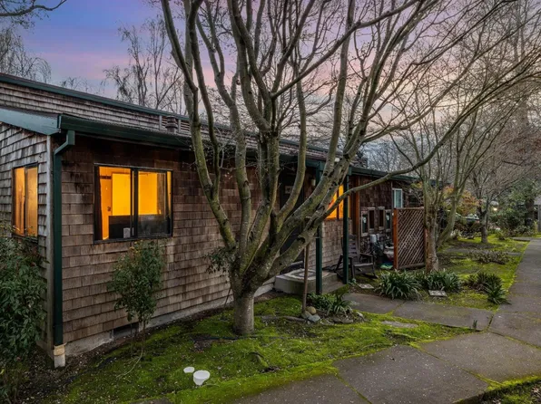7 Pine Tree Circle, Cotati, CA 94931