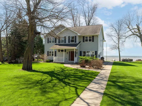 W6537 Firelane #8, Menasha, WI 54952