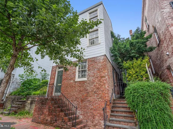 2719 Dumbarton St NW, Washington, DC 20007