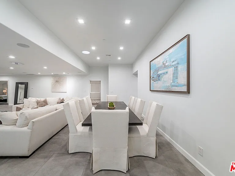5010 Fulton Ave — Photo 25