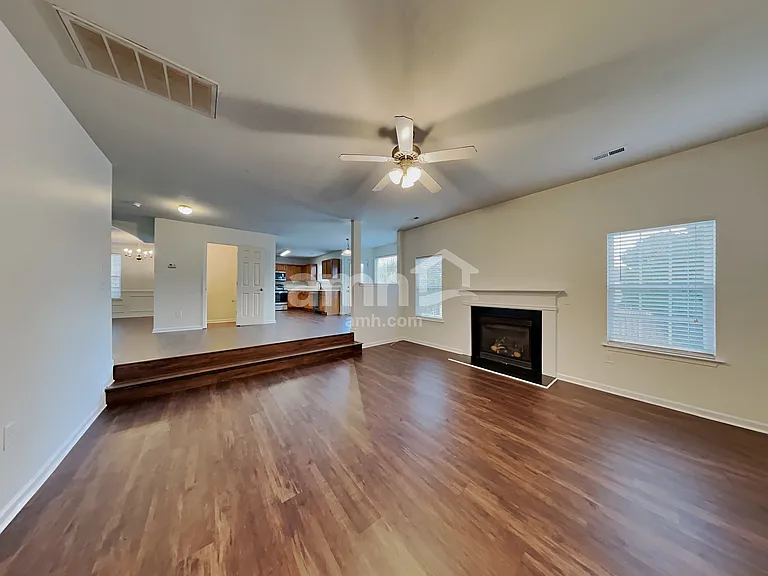 194 Madelia Pl — Photo 8