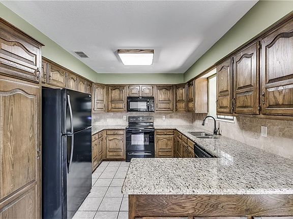 2nd image of 3633 Wessex Ct