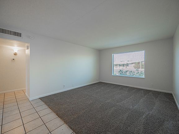 5th image of 1108 N Wedgewood Dr