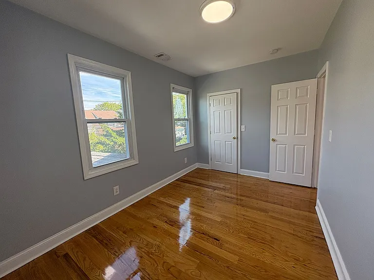 1224 Monroe Ave — Photo 8