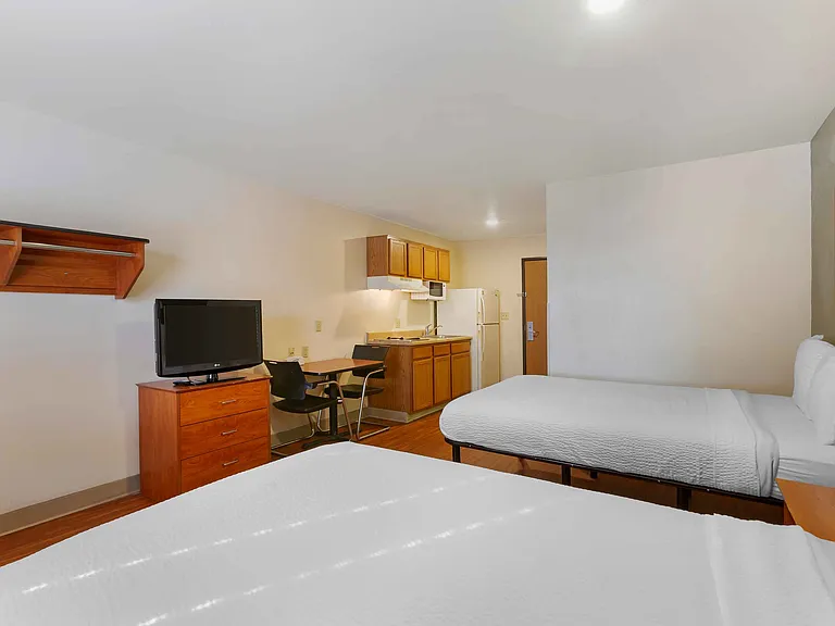 Studio Suite - 2 Full Beds