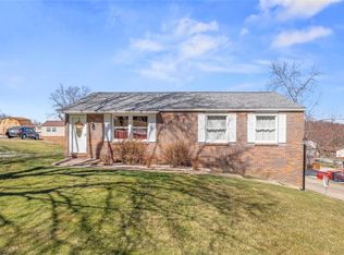 194 Pinehurst Dr, Freedom, PA