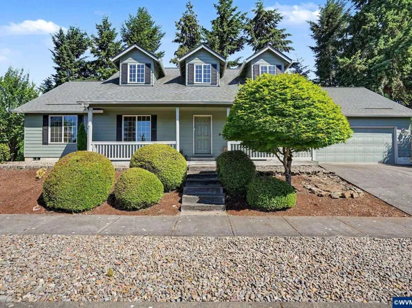 916 Travis Dr NE, Silverton, OR 97381