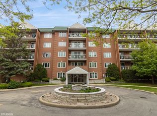 6980 W Touhy Ave APT 201, Niles, IL 60714