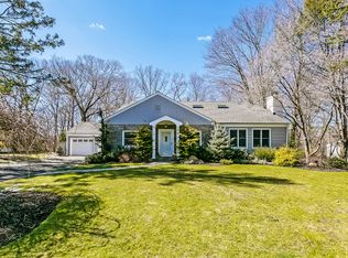 39 Winding Wood Rd N, Pt Chester, NY 10573