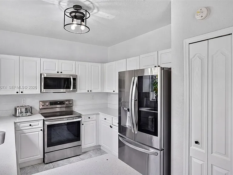 913 NW 135th Ave — Photo 8