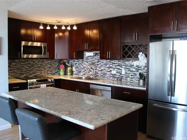 3045 Ala Napuaa Pl APT 1510, Honolulu, HI 96818