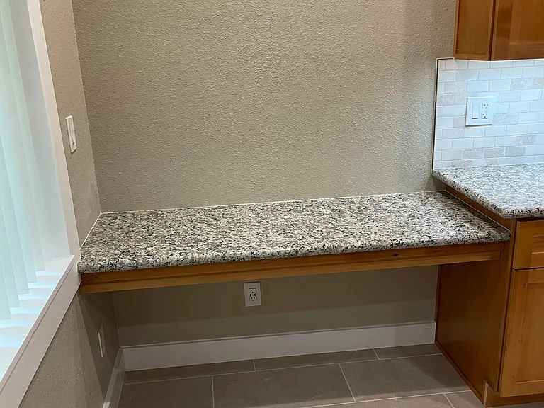 Claremont Towers Apartments — Photo 5
