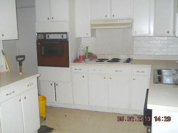 5th image of 311 N Schubert St
