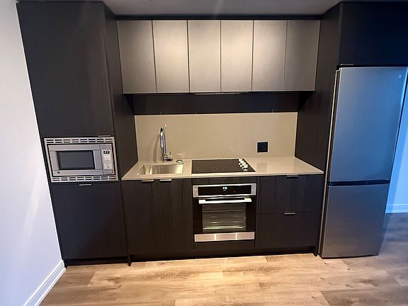 3rd image of 3009 Novar Rd #1321