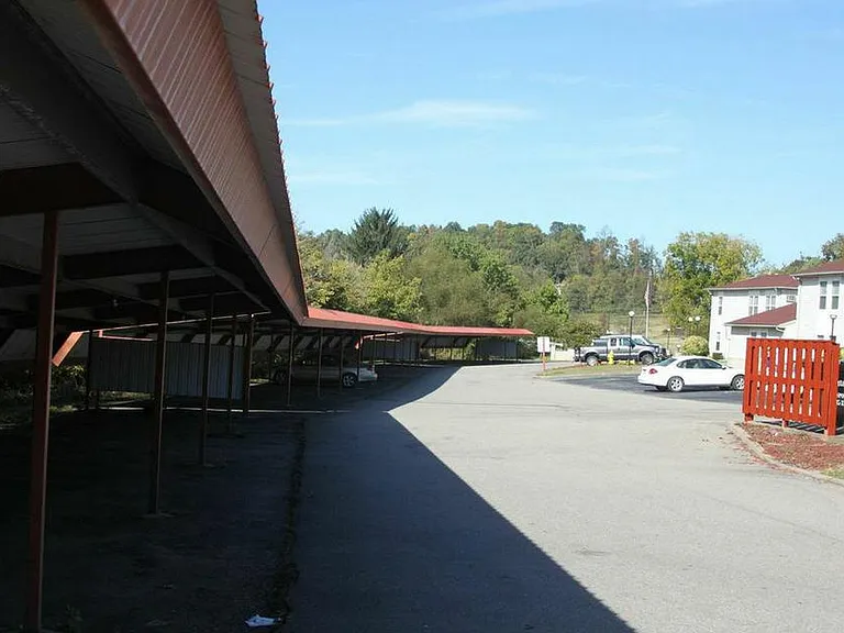 Jordyn Terrace Apartments — Photo 11