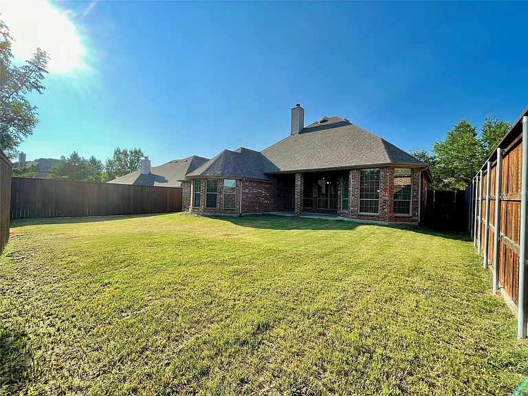 2902 Madison Dr — Photo 30