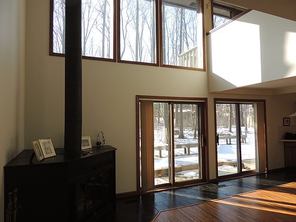 3rd image of 5112 Joy Dr