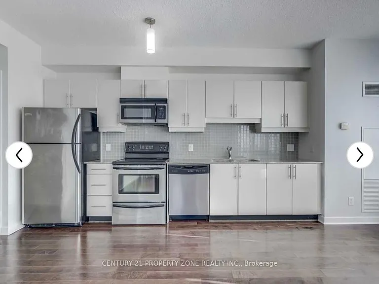 18 Harbour St #308 — Photo 2