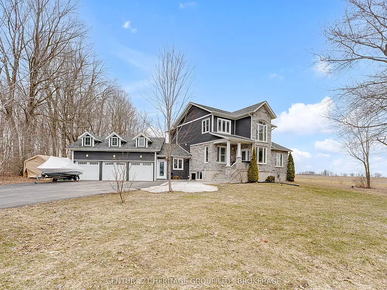 90 Aragon Rd — Photo 2