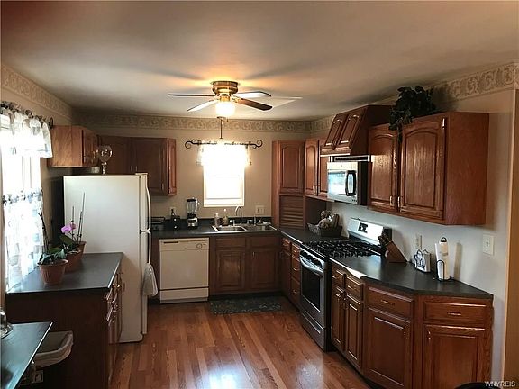 3rd image of 470 24th St