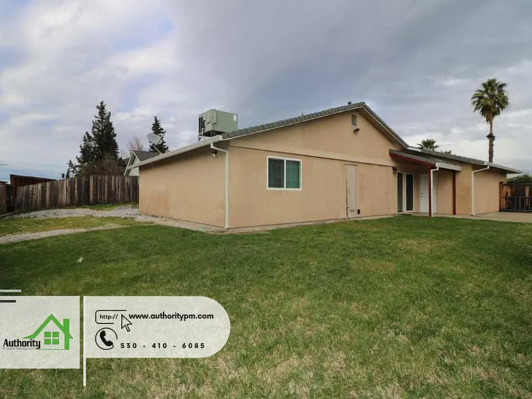 808 Springer Dr — Photo 18