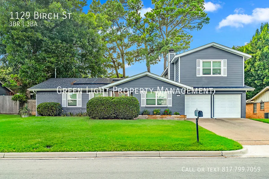 Spacious 3-bedroom, 3-bathroom home in Hurst — Photo 3