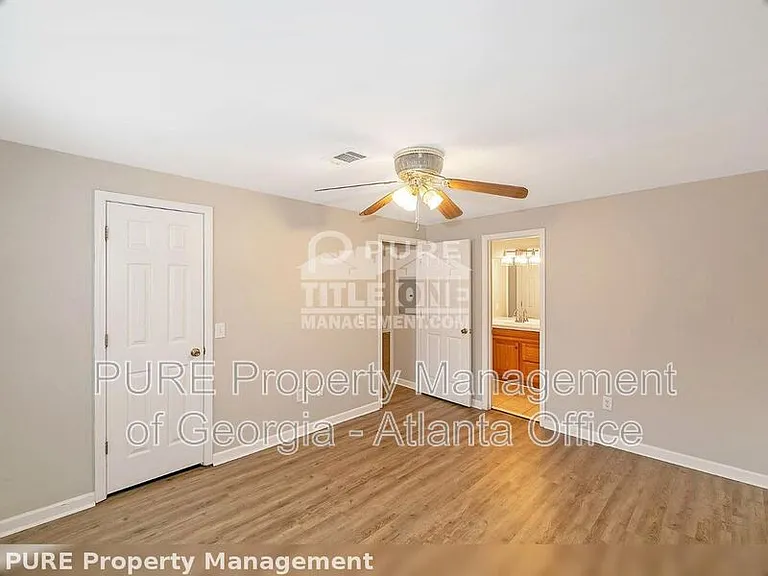 2394 Leeward Ct — Photo 13