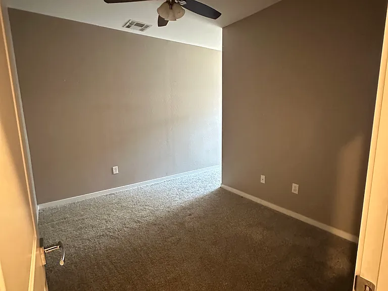 2354 E Hidalgo Ave — Photo 13