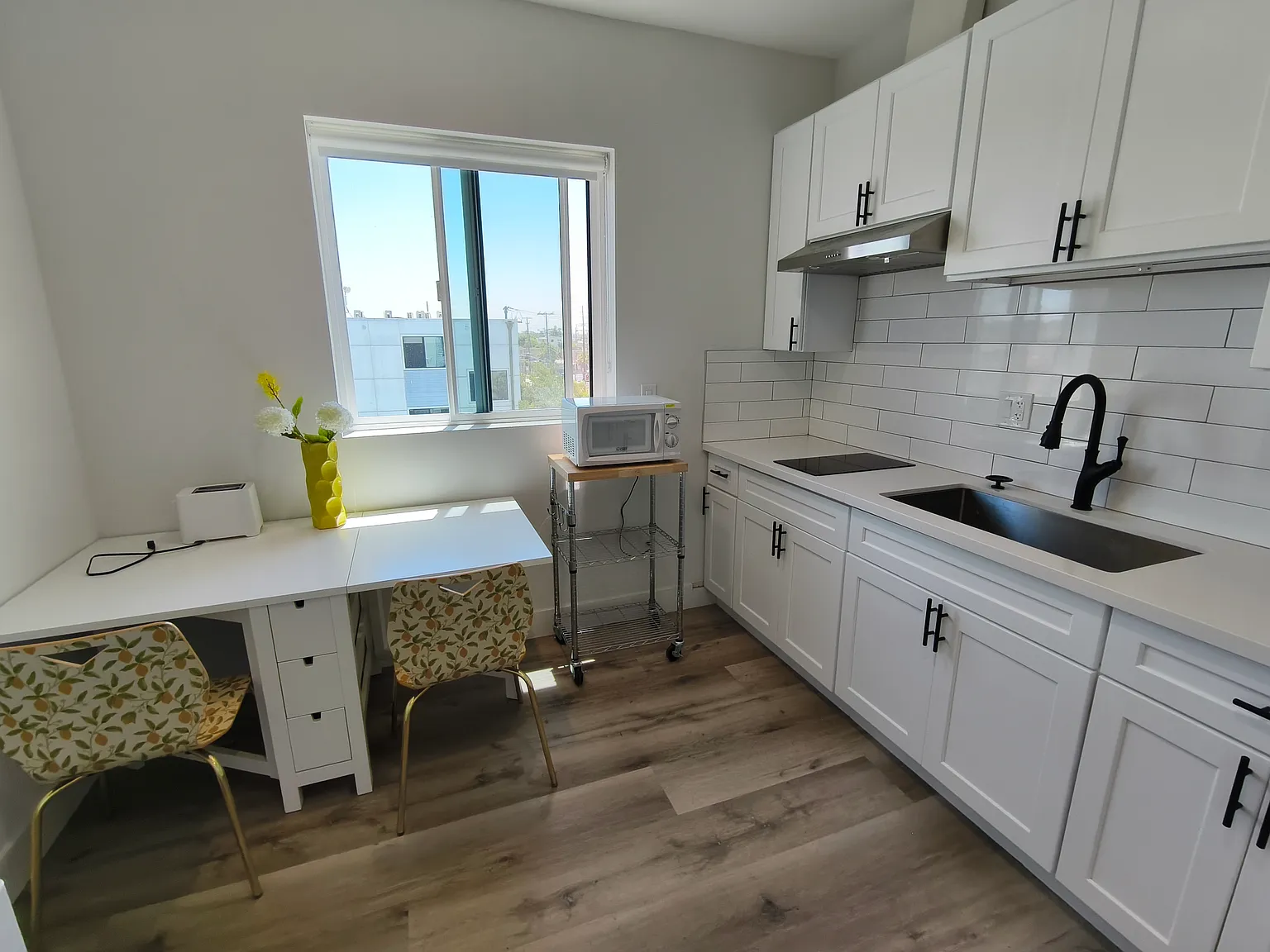 2 bed, 600 sqft, $1,380 — Photo 4
