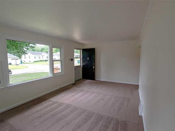 2nd image of 1501 Ballard Dr