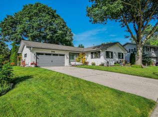 73 Devonshire Cir, Elgin, IL 60123