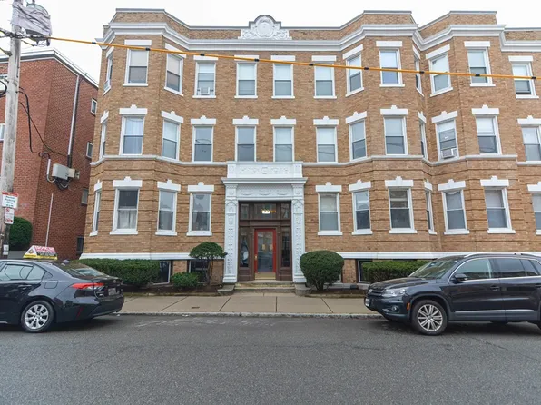 233 Kelton St APT 4, Allston, MA 02134