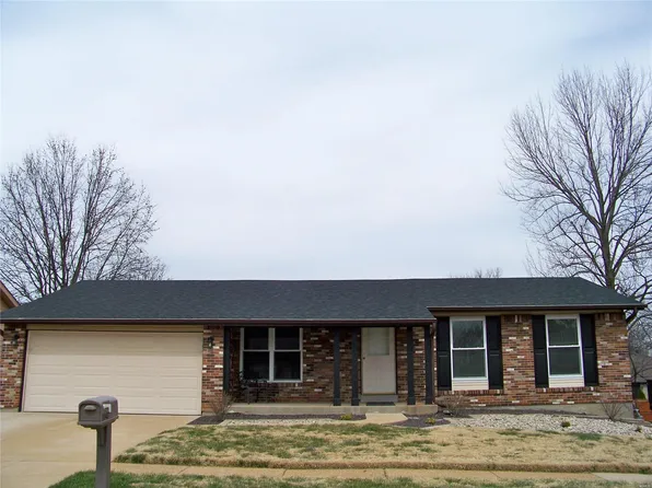 3041 Armona Dr, Saint Louis, MO 63129