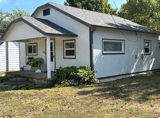 102 Broadway St, Exeter, MO 65647