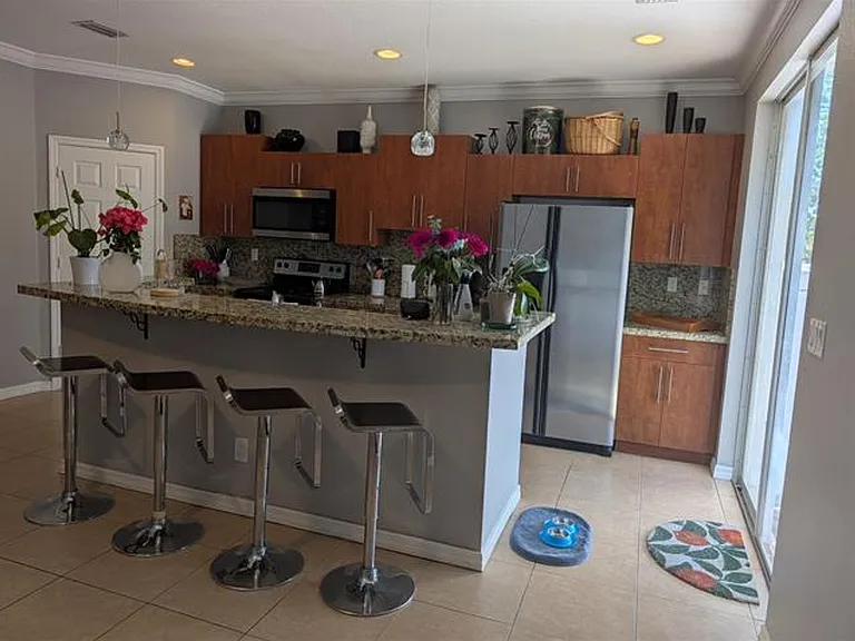 238 SE 2nd Ave #Townhouse 238 — Photo 1