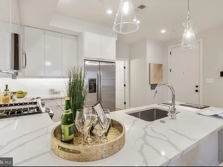 1722 W Virginia Ave NE #3A — Photo 16