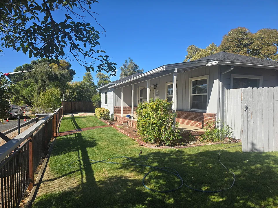 2090 Esperanza Dr #1