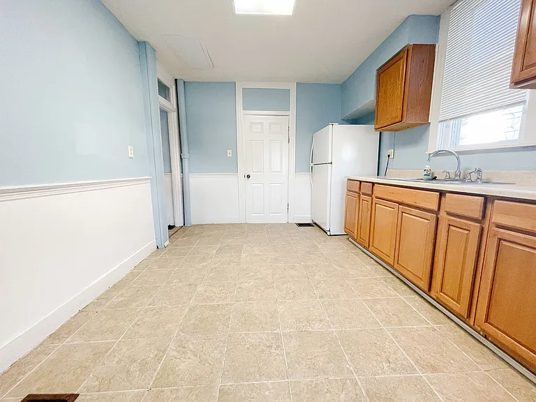 258 SW 2nd St — Photo 5
