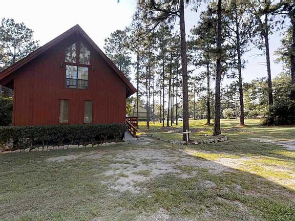 3rd image of 140 Edgemont Ct.